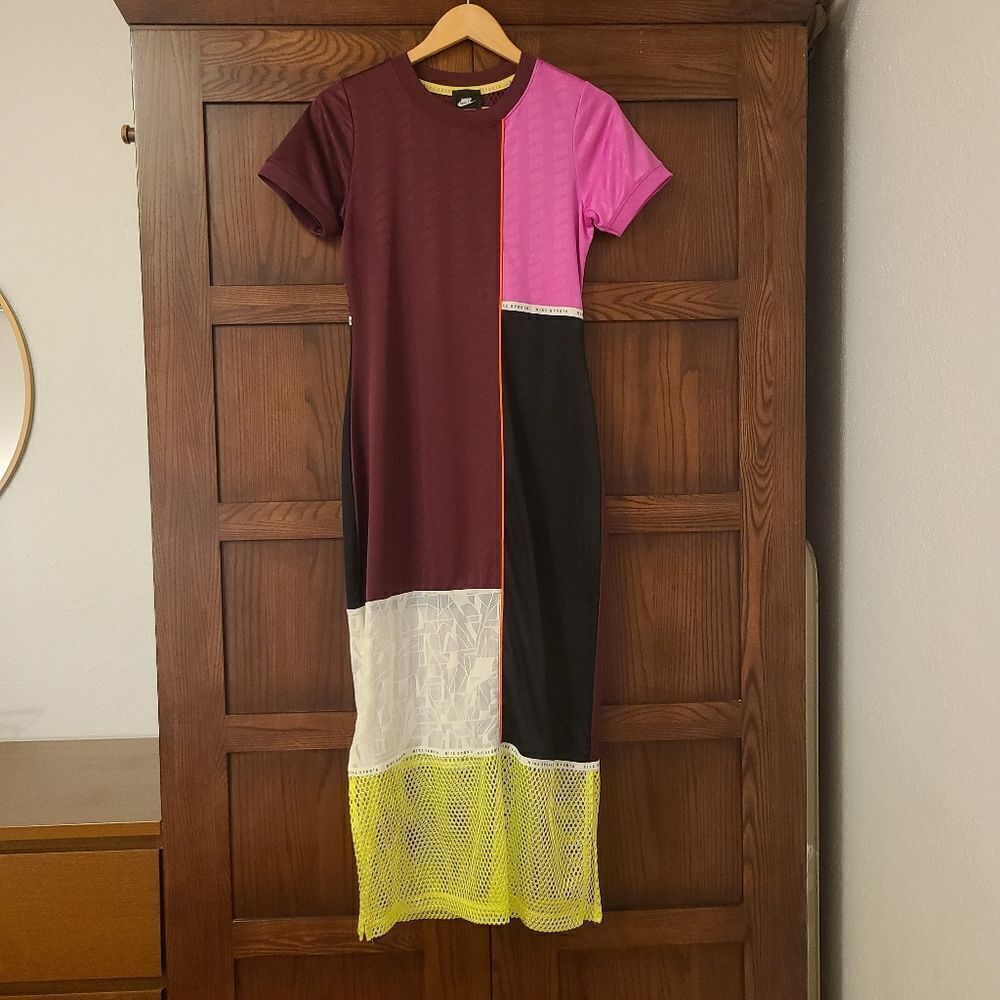 Nike Sportswear Bordeaux Dress Size Small - Picture 2 of 11